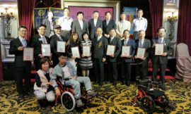 台中向上扶輪社捐贈復健輪椅 增進身障學生心肺、肌力功能